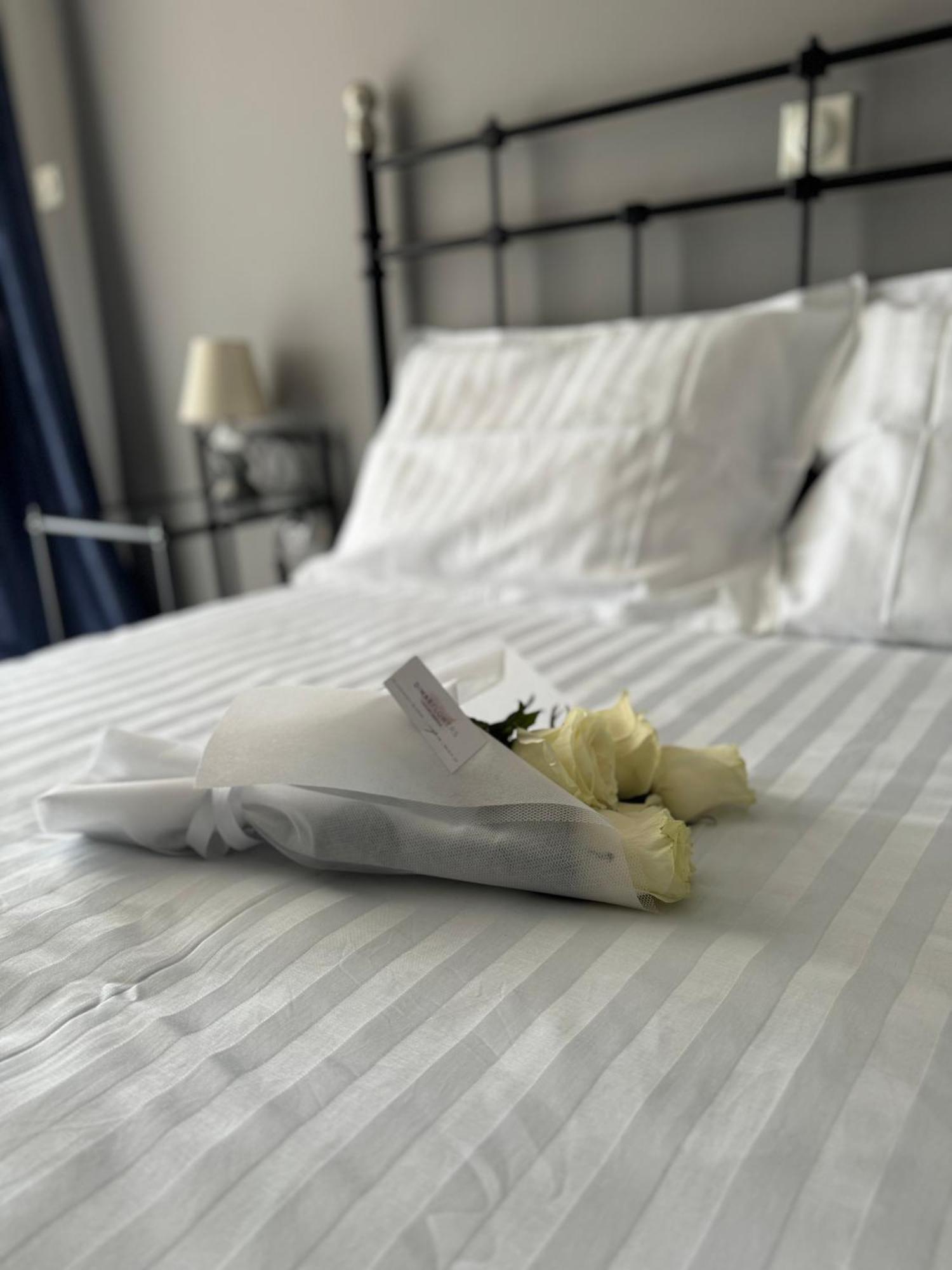 Windsor Place Apartment - Vouliagmeni Atene Esterno foto